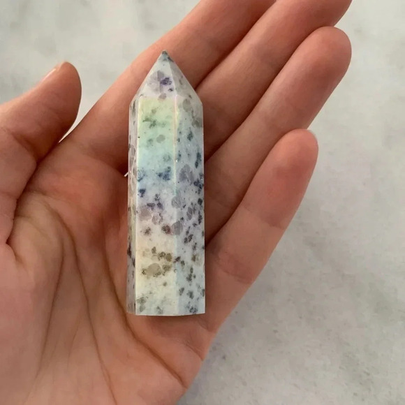 White Leopard Speckle Crystal Tower Home Decor - Picture 3 of 3